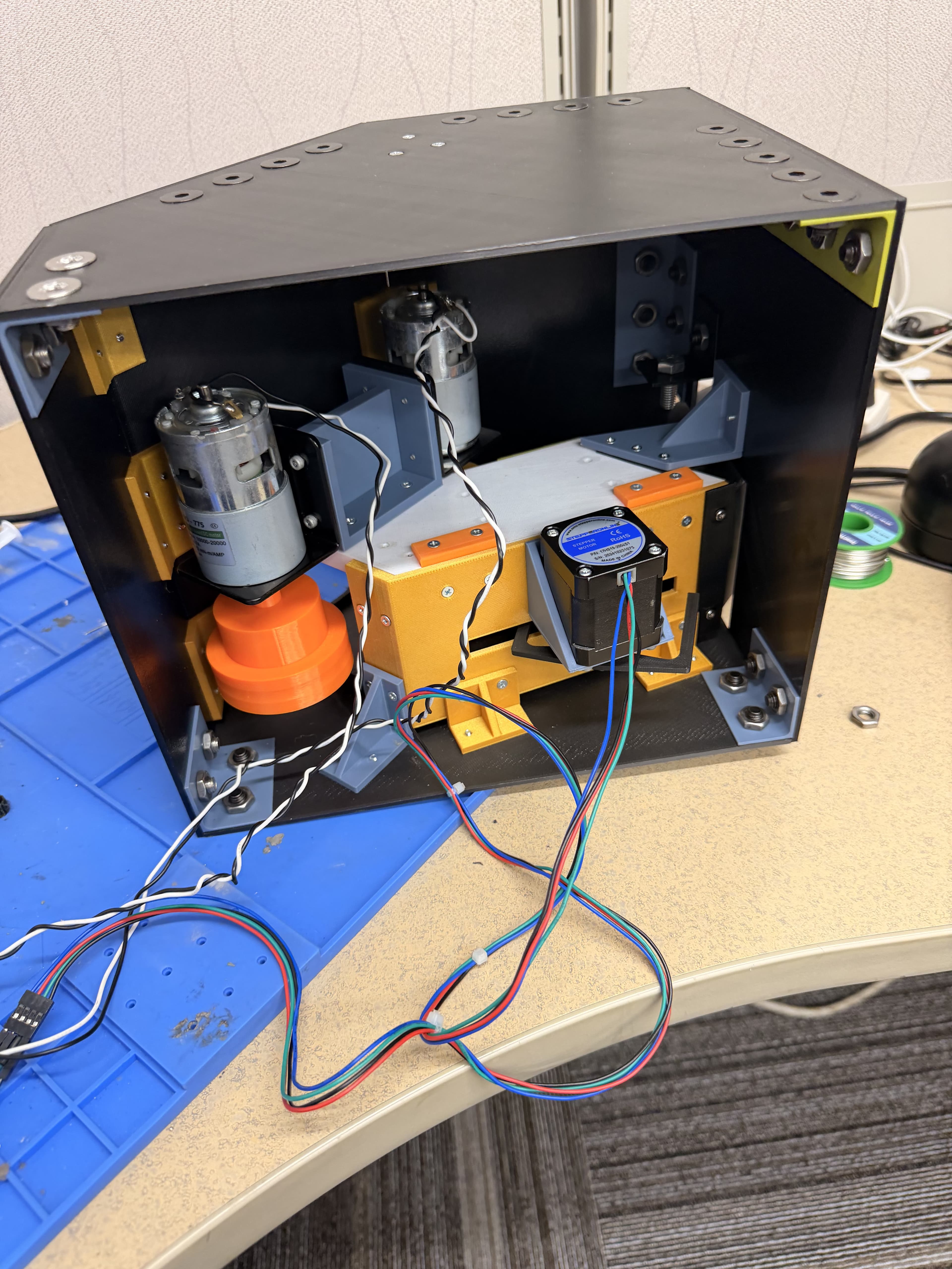 Tennis ball shooter chassis