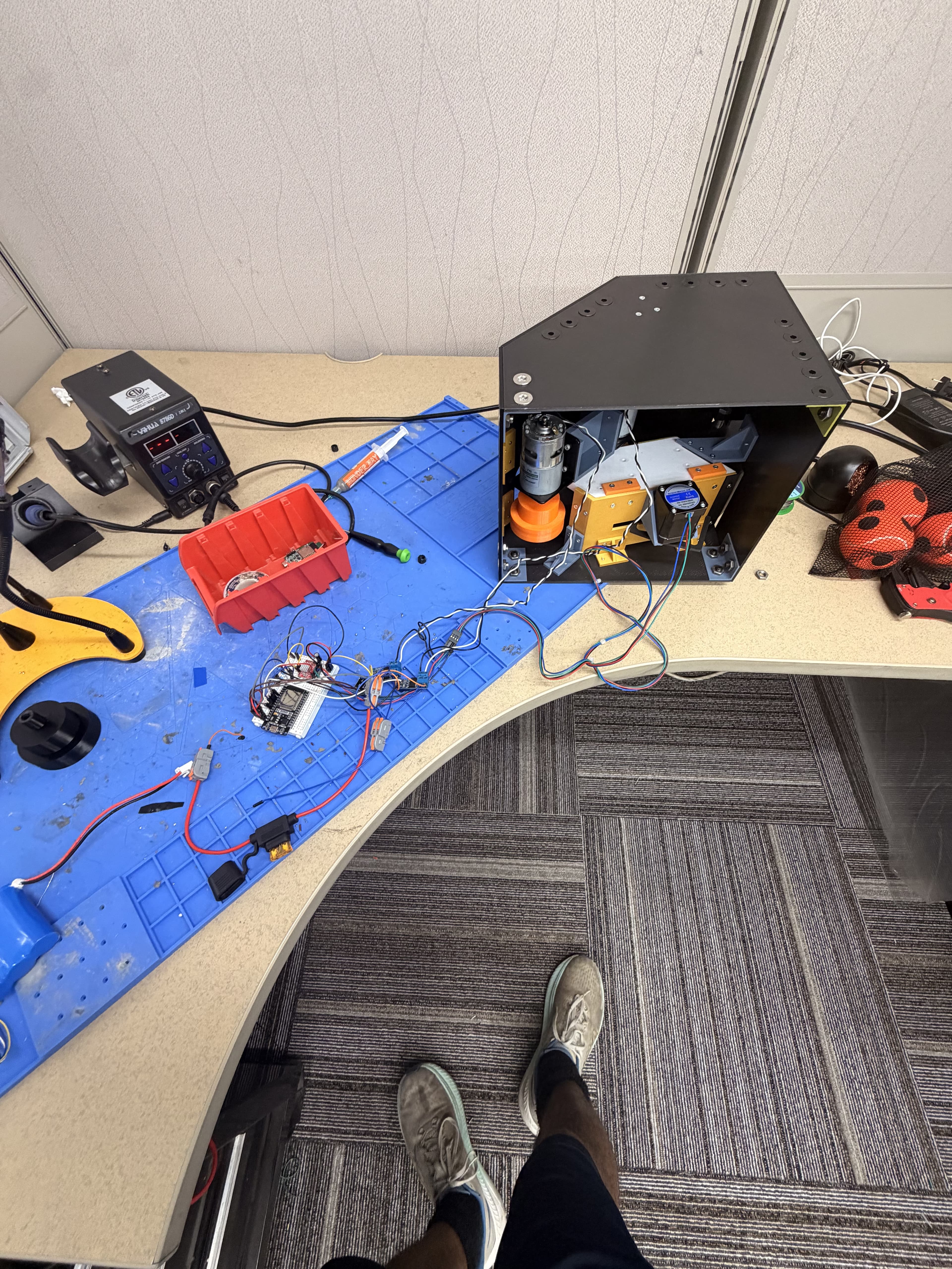 Launcher circuit and chassis