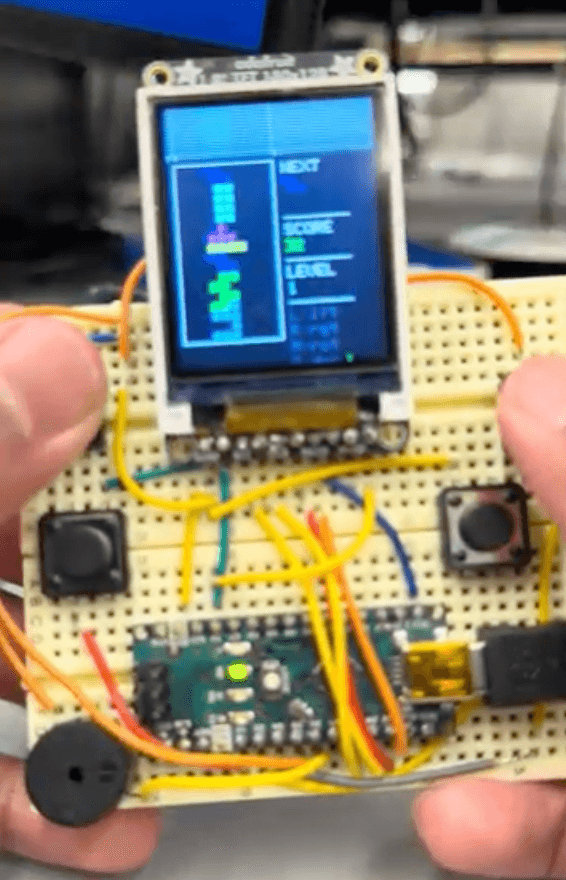 Fully assembled Arduino Tetris handheld